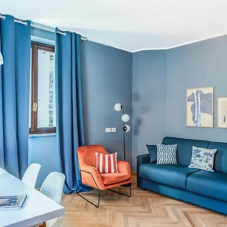 Tres Chic In The Heart Of Milano